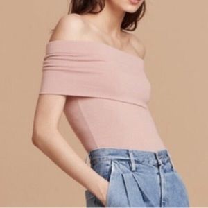 🖤 Wilfred Free off the shoulder body suit​​​​​​ 🖤​